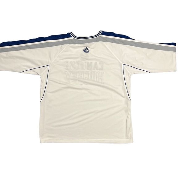 Awesome Vancouver Canucks Jersey - Size XL - Picture 6 of 9